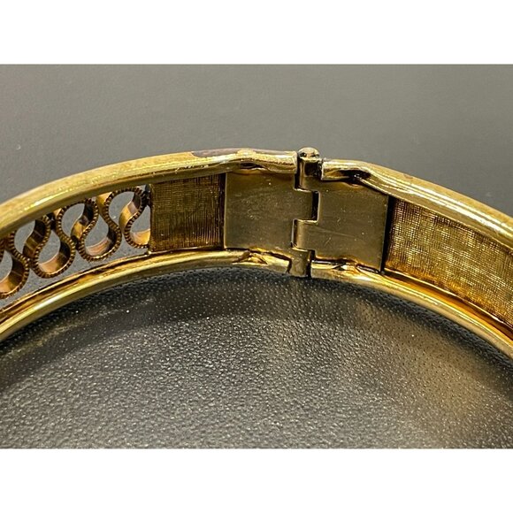 Vintage Gold-Toned Hinged Bangle Bracelet W/ Ornate Floral & Filigree Design - Picture 9 of 9